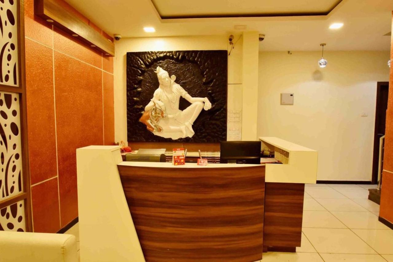 Hotel Satyug Ujjain Exteriör bild