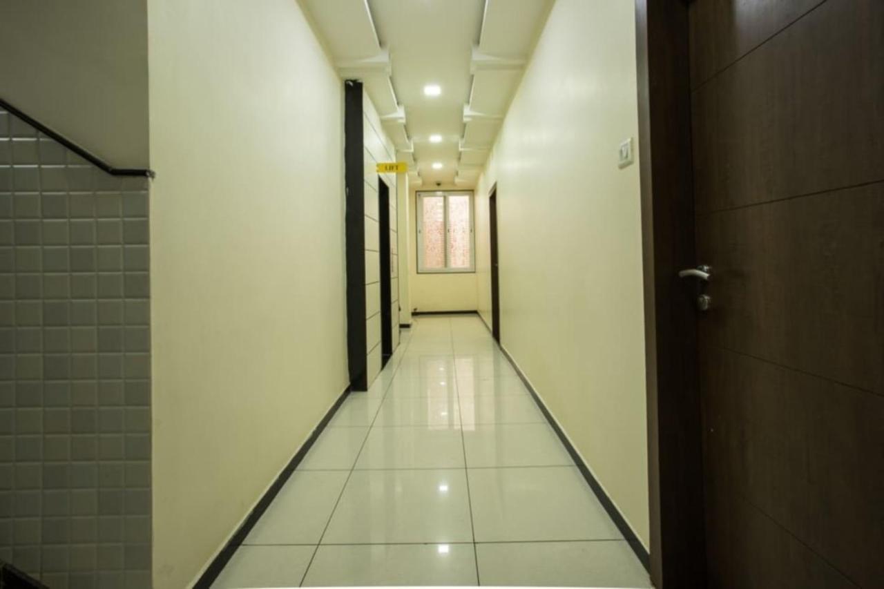 Hotel Satyug Ujjain Exteriör bild