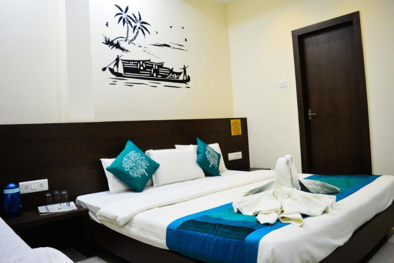 Hotel Satyug Ujjain Exteriör bild