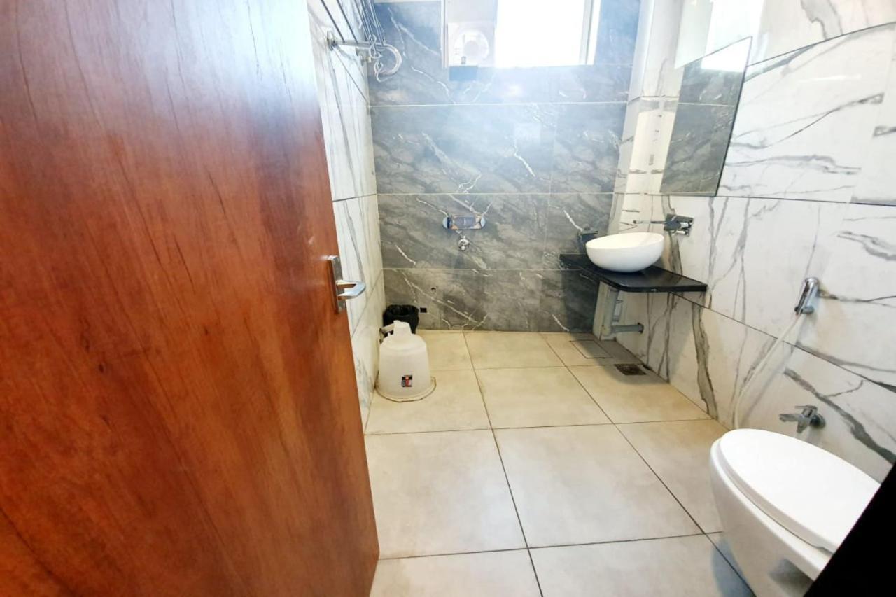 Hotel Satyug Ujjain Exteriör bild