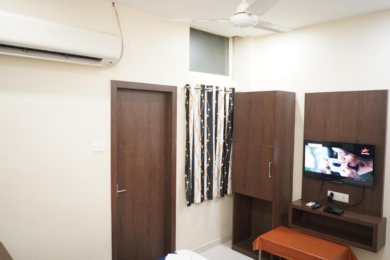 Hotel Satyug Ujjain Exteriör bild