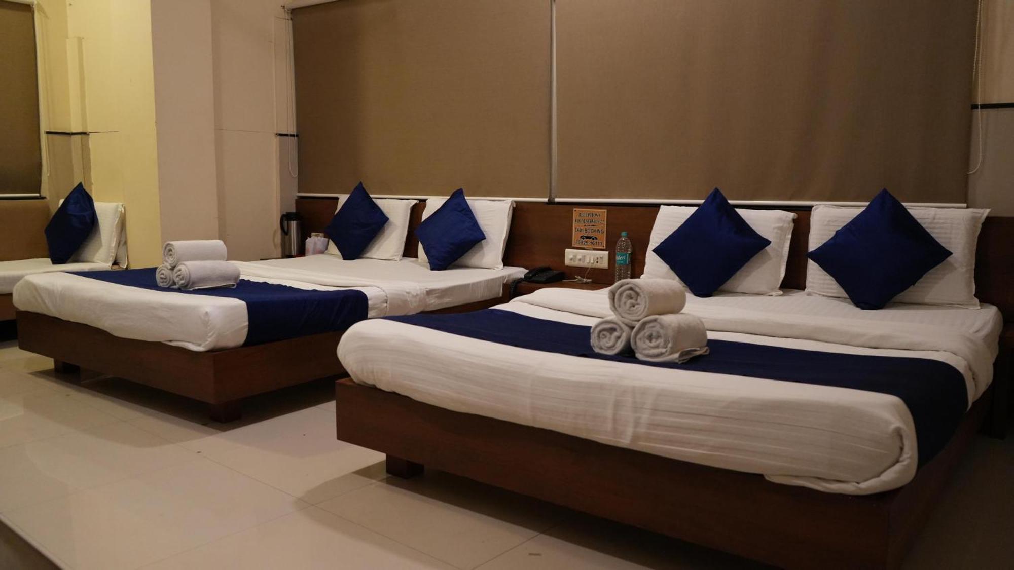 Hotel Satyug Ujjain Exteriör bild